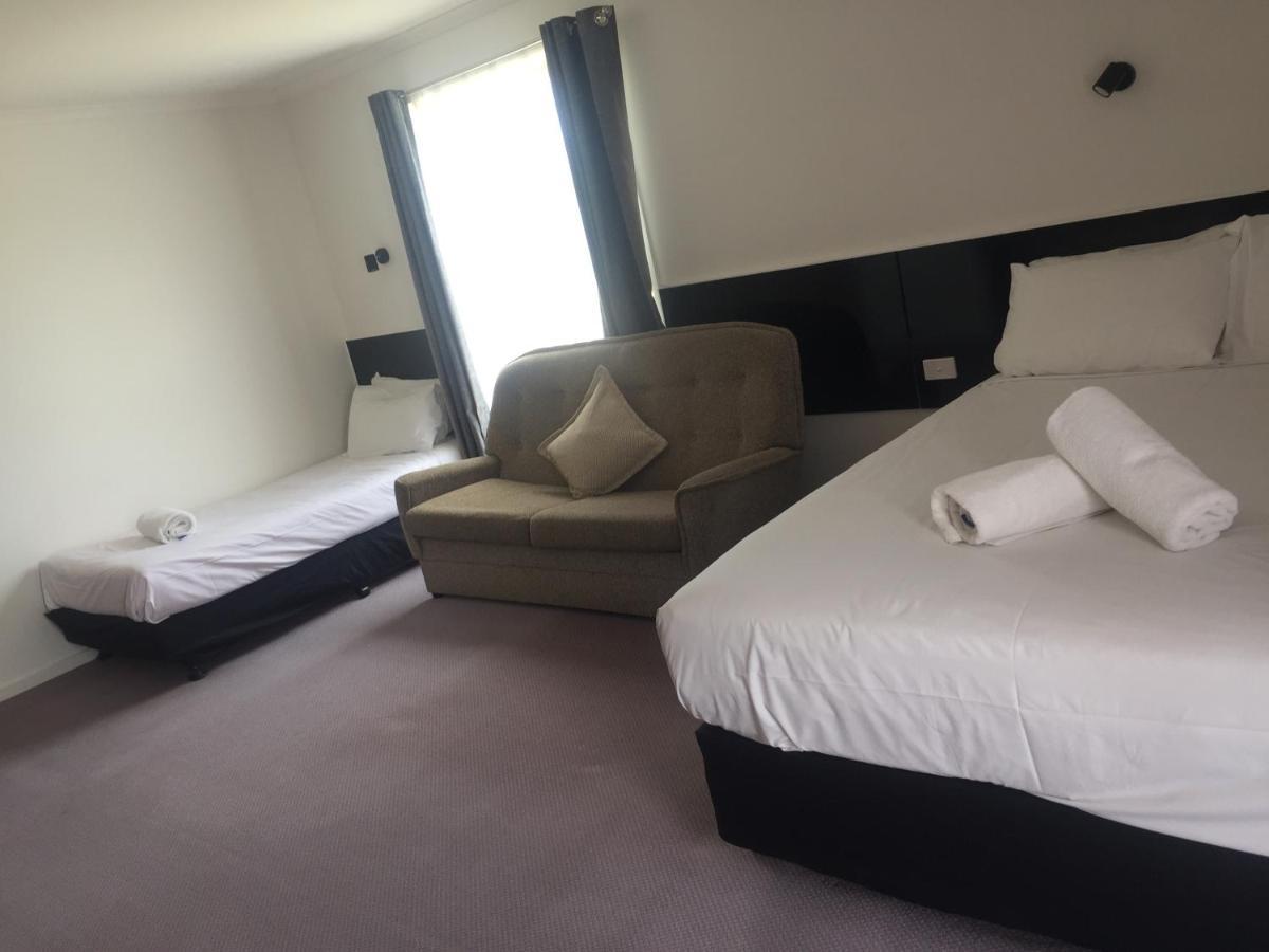 Gateway Motor Inn Γουόρναμπουλ Εξωτερικό φωτογραφία