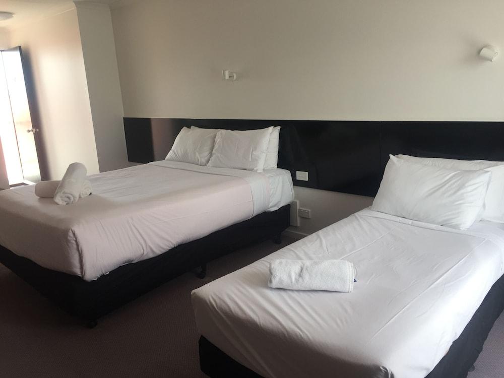 Gateway Motor Inn Γουόρναμπουλ Εξωτερικό φωτογραφία