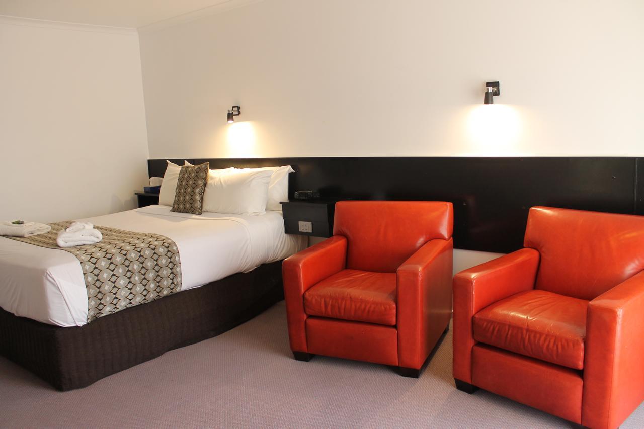 Gateway Motor Inn Γουόρναμπουλ Εξωτερικό φωτογραφία