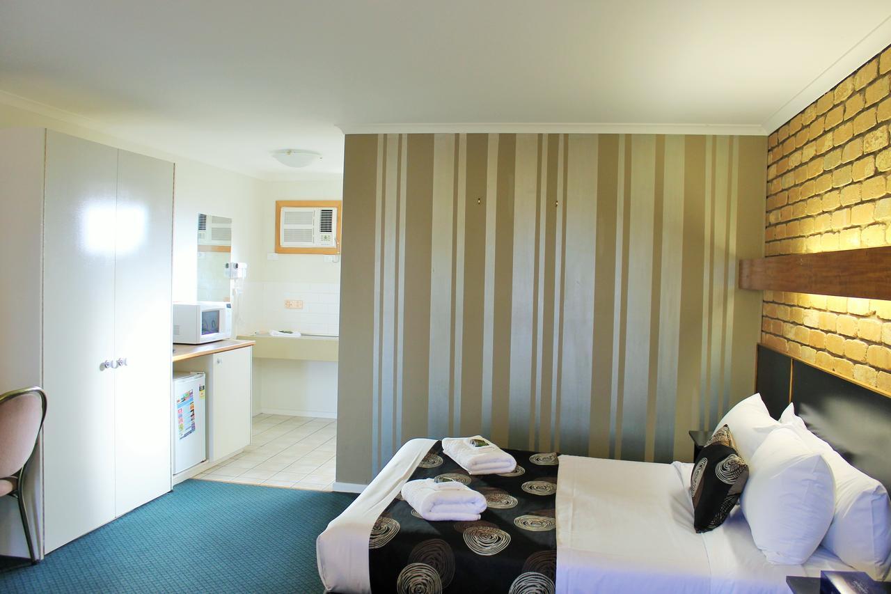 Gateway Motor Inn Γουόρναμπουλ Εξωτερικό φωτογραφία