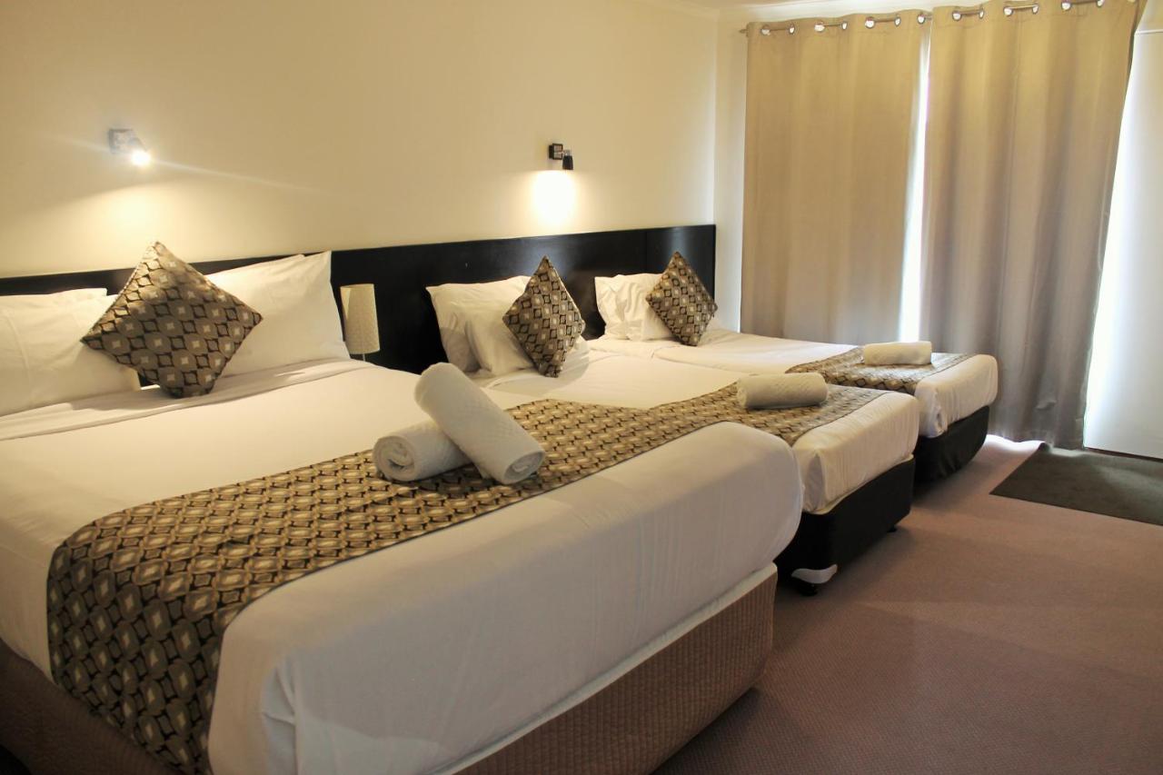 Gateway Motor Inn Γουόρναμπουλ Εξωτερικό φωτογραφία