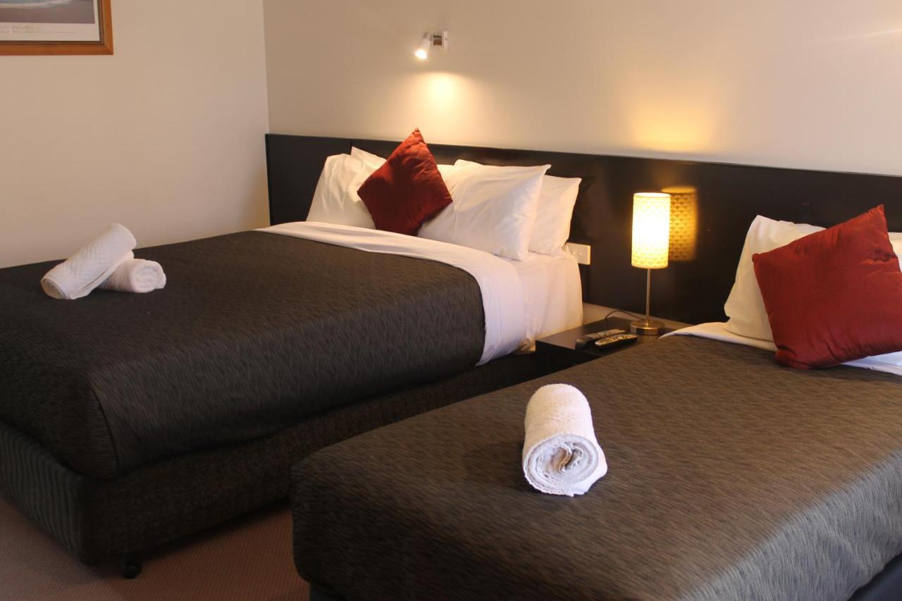 Gateway Motor Inn Γουόρναμπουλ Εξωτερικό φωτογραφία
