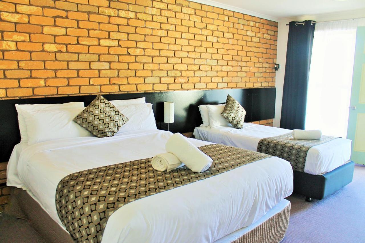Gateway Motor Inn Γουόρναμπουλ Εξωτερικό φωτογραφία
