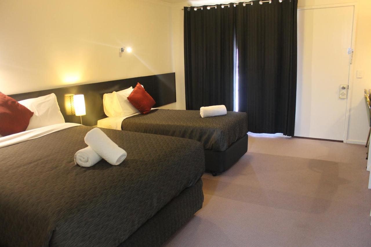 Gateway Motor Inn Γουόρναμπουλ Εξωτερικό φωτογραφία